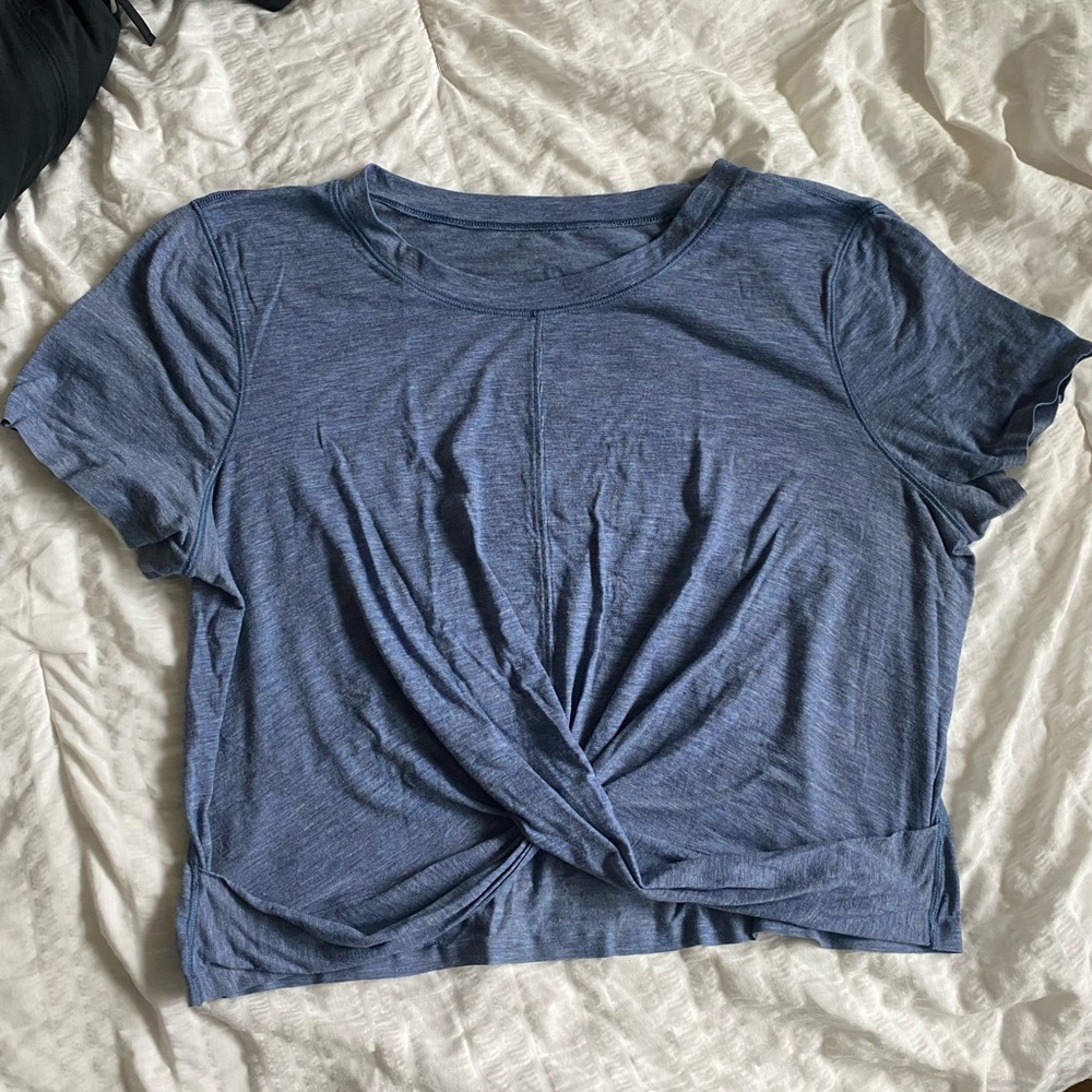Lululemon crop top with twist in front